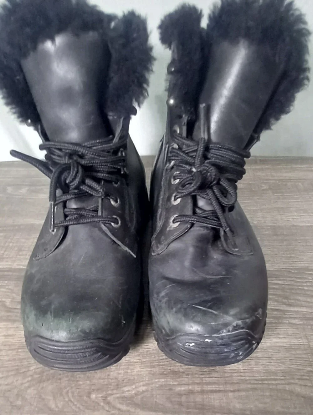 UGG Black Adirondack Goretex Leather Waterproof Winter Boots Size 8